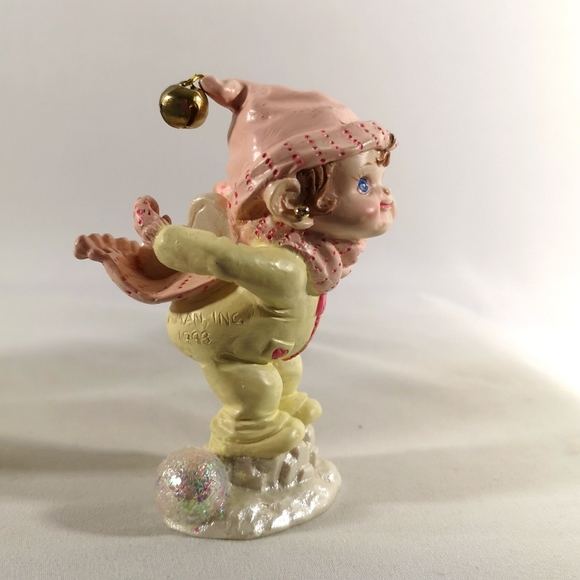 Vintage 1993 Set of Three Roman Inc Winter Figurines with Wings & Bells - Picture 2 of 5